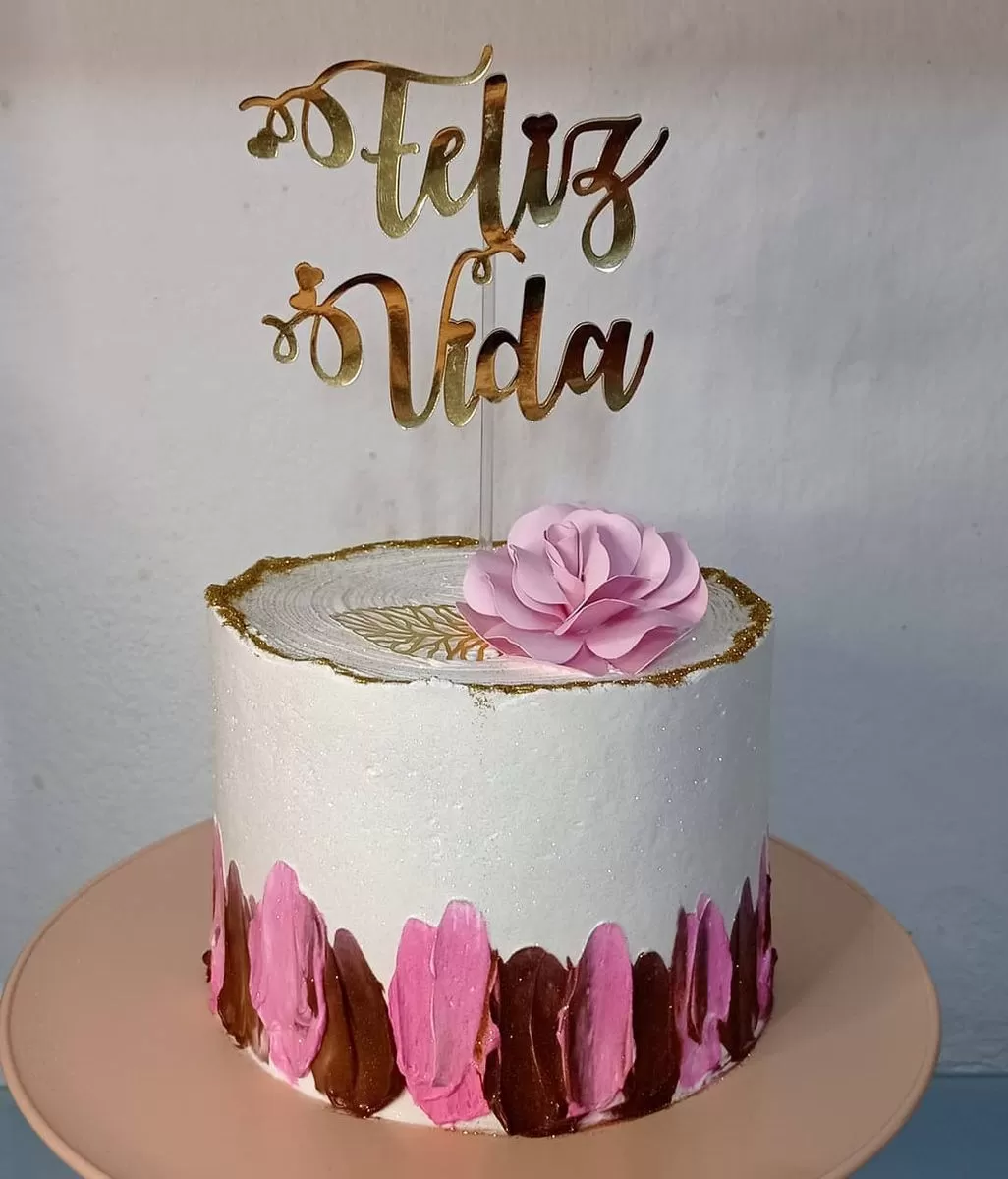 Bolo feminino delicado  Decoração do bolo de aniversário, Bolo
