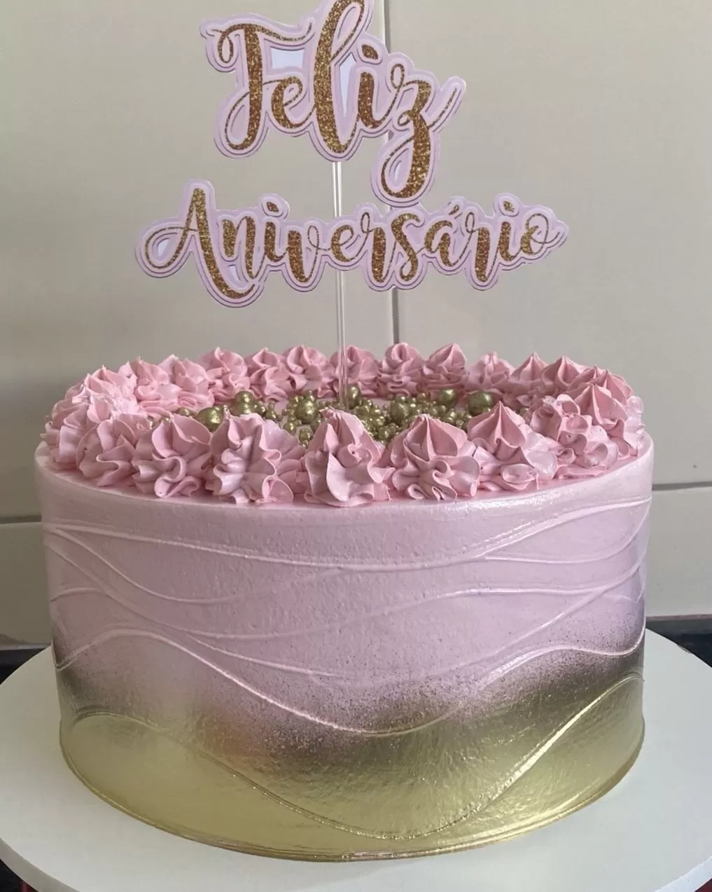 Bolo feminino cor-de-rosa  Bolo feminino, Bolo, Bolo lindo de aniversário